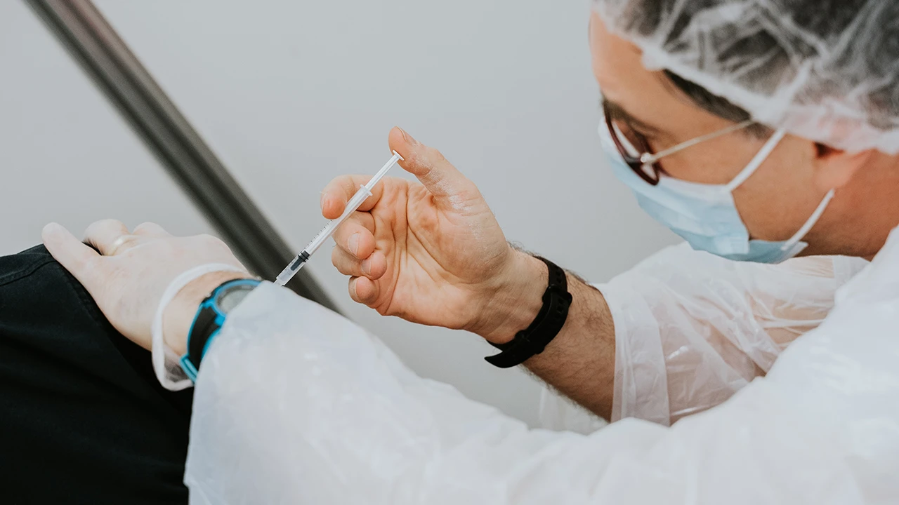 Aşı olmayanlara yasak yolda! İşte gündemdeki 'aşı' önlemleri